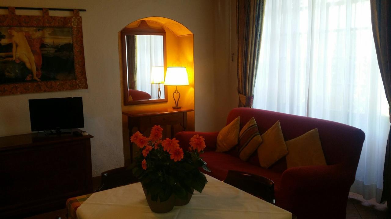 Casale Mostacciano 3* Roma