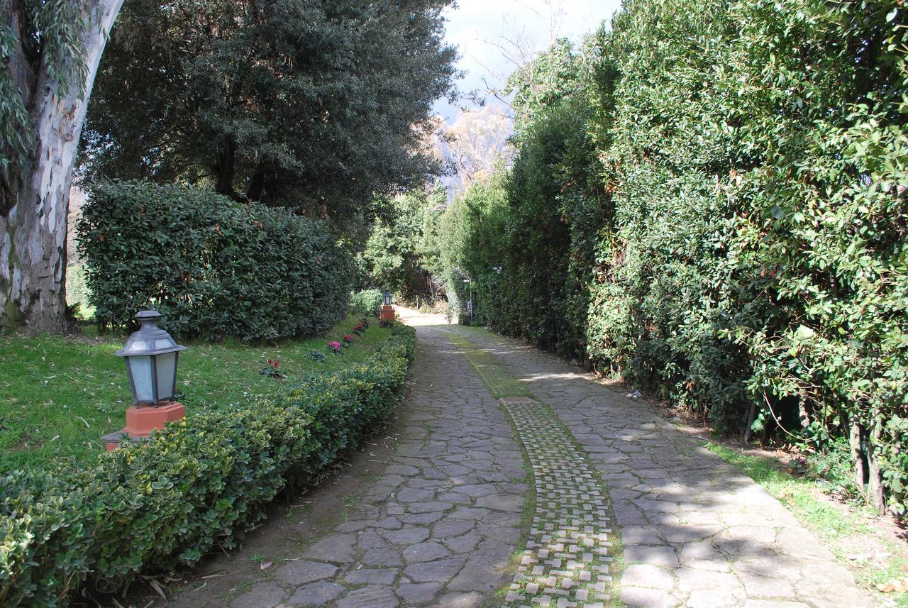 Casale Mostacciano 3* Roma