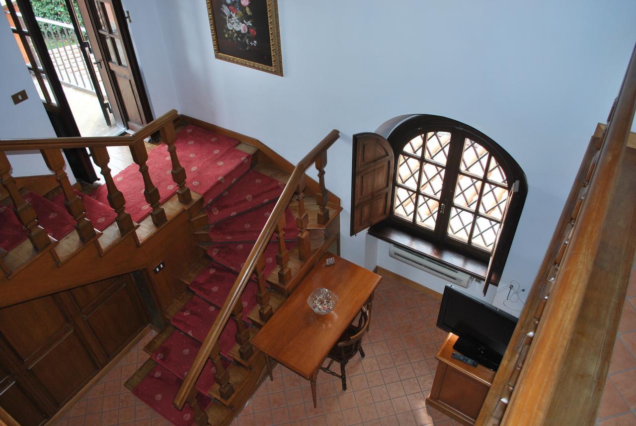 Casale Mostacciano 3* Roma
