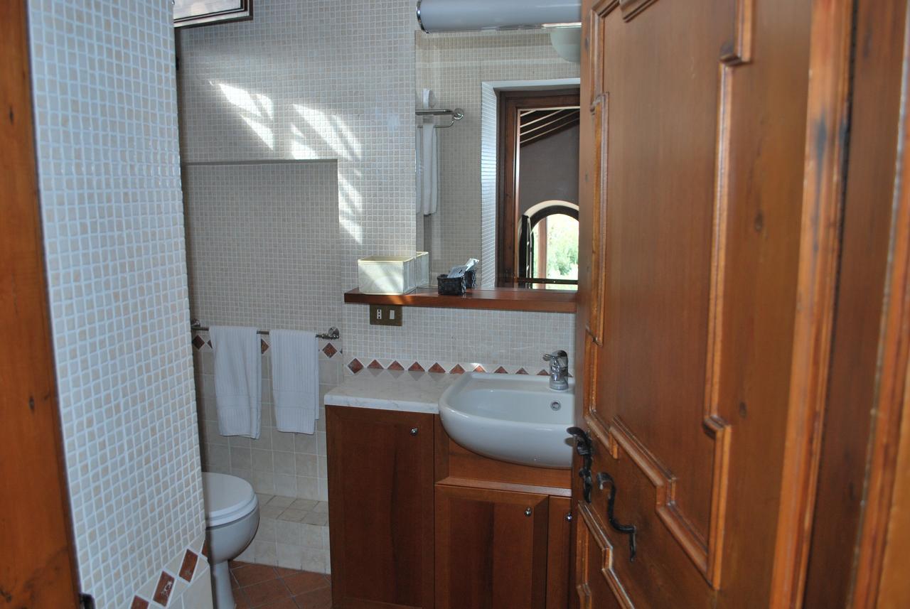 Casale Mostacciano 3* Roma